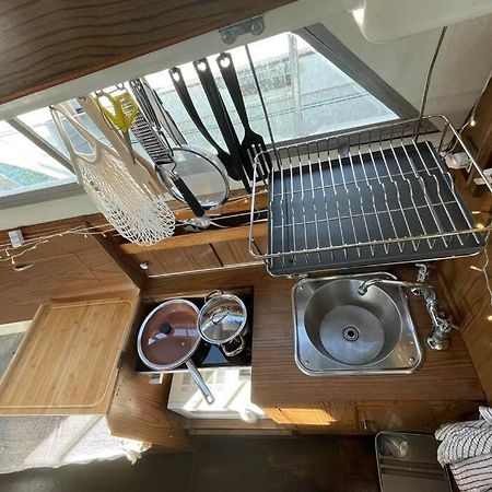 Beautiful 70S Vintage Yacht Boat In Barcelona Hotel Sant Adrià de Besòs Eksteriør billede