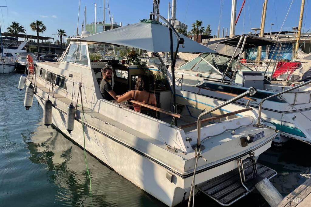Beautiful 70S Vintage Yacht Boat In Barcelona Hotel Sant Adrià de Besòs Eksteriør billede